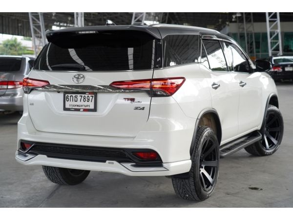 2017 TOYOTA FORTUNER 2.8 TRD 4WD รูปที่ 2